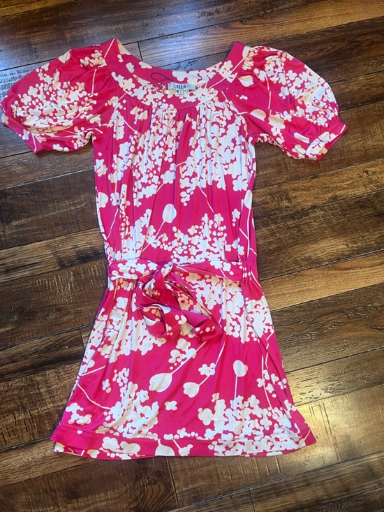Tibi Dresses & Skirts - Tibi Hot Pink and White Floral Puff-Sleeve Dress with Waist Tie